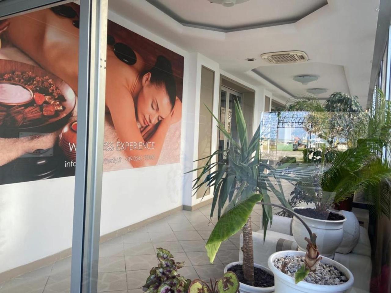 Hotel Butterfly Wellness & Spa Rimini Exterior foto