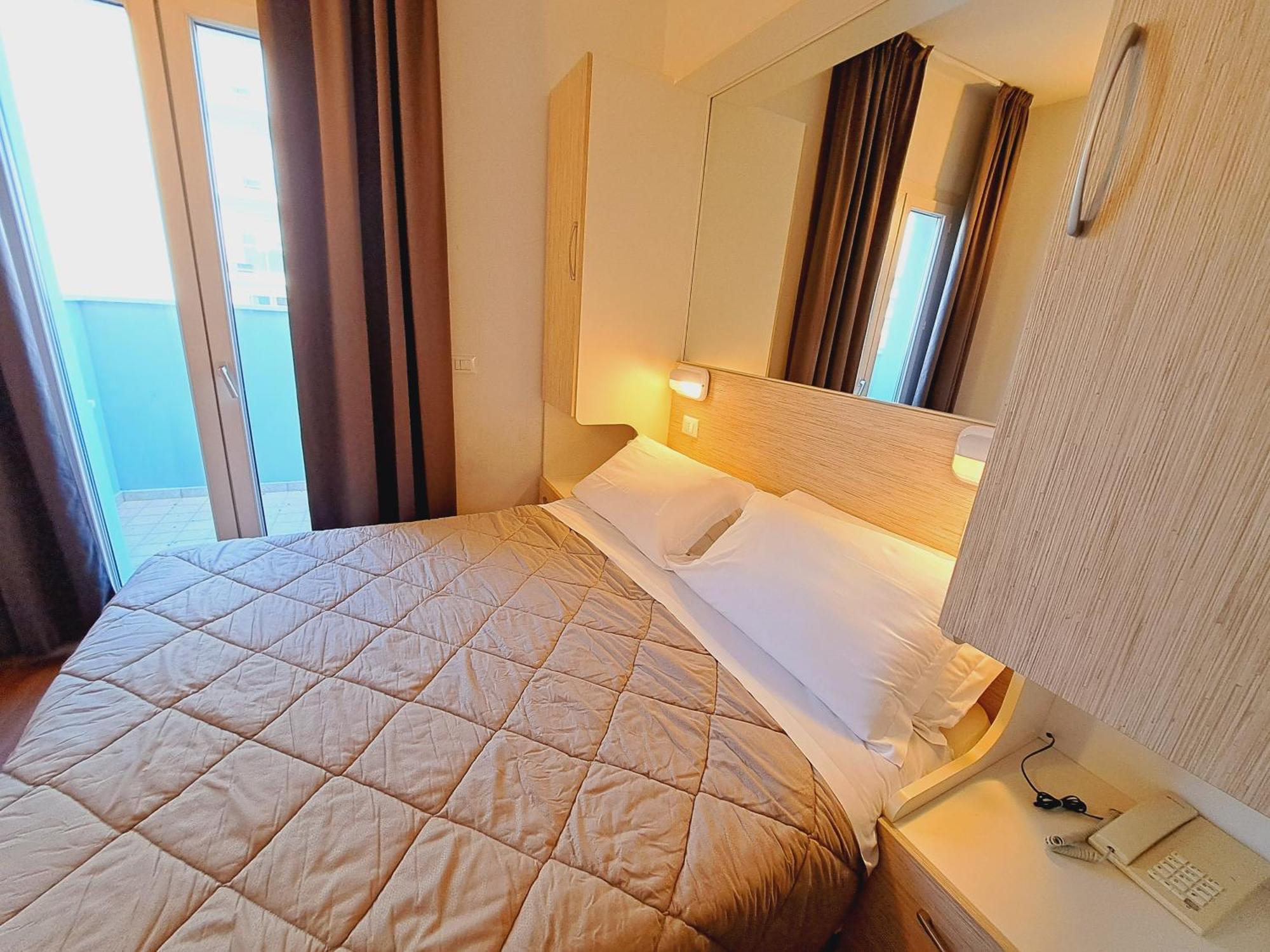 Hotel Butterfly Wellness & Spa Rimini Exterior foto