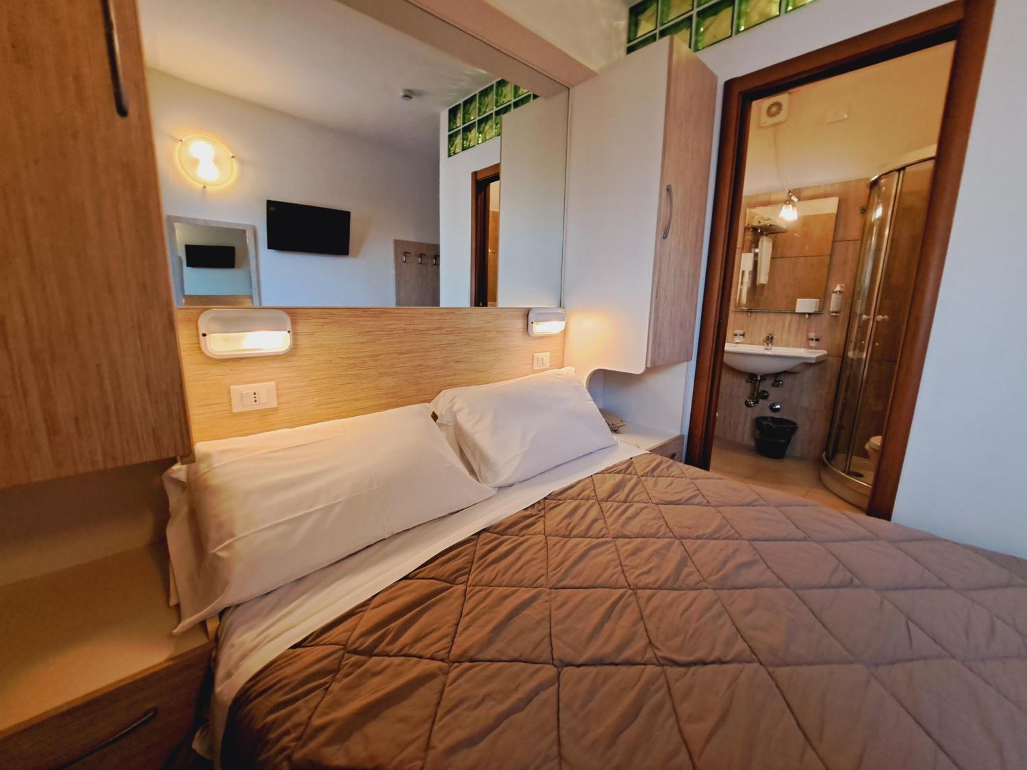 Hotel Butterfly Wellness & Spa Rimini Exterior foto