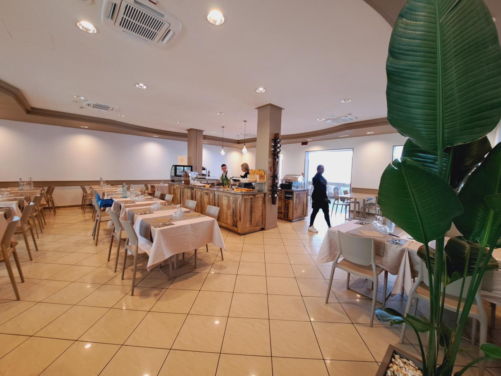 Hotel Butterfly Wellness & Spa Rimini Exterior foto