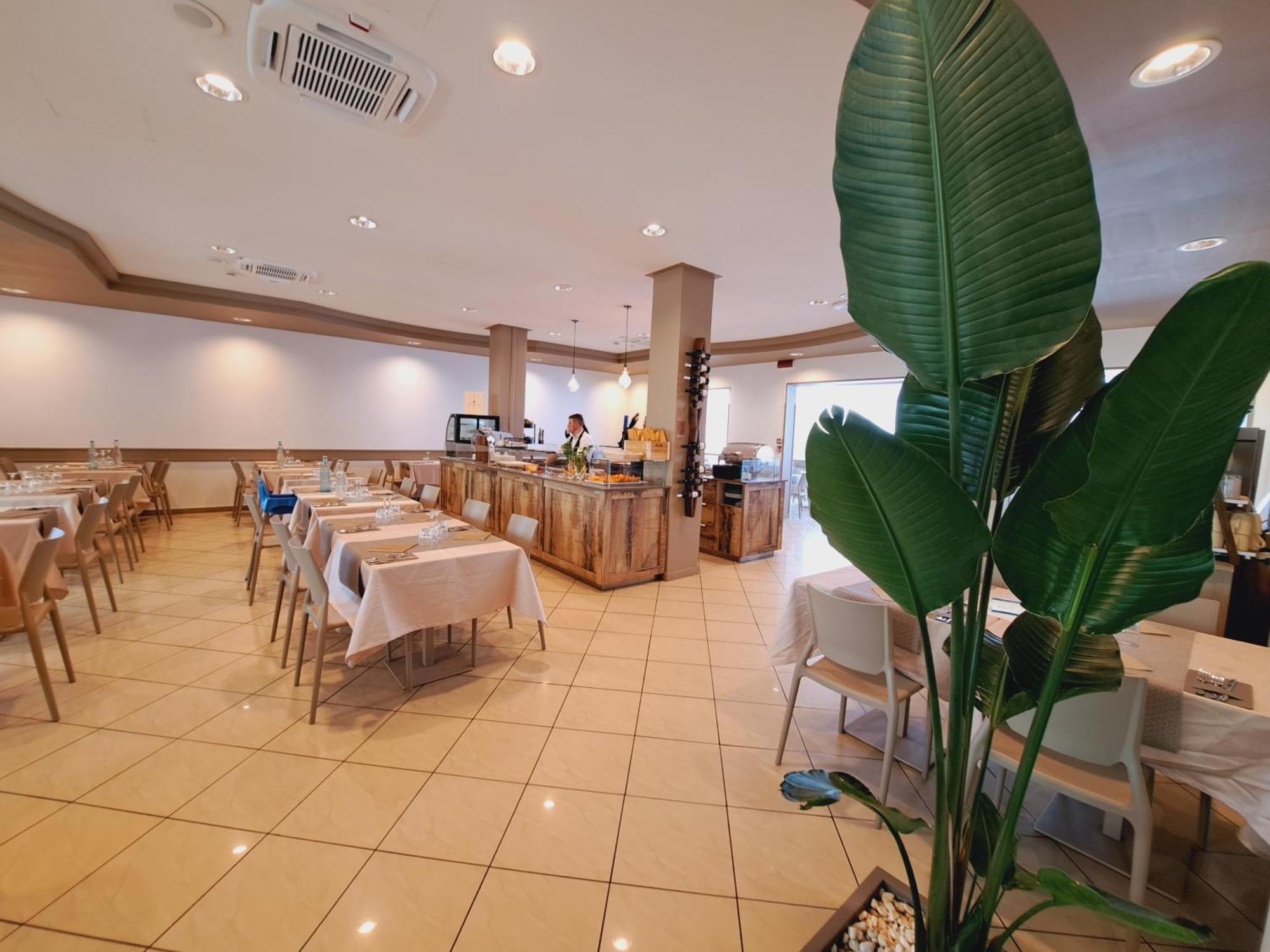 Hotel Butterfly Wellness & Spa Rimini Exterior foto