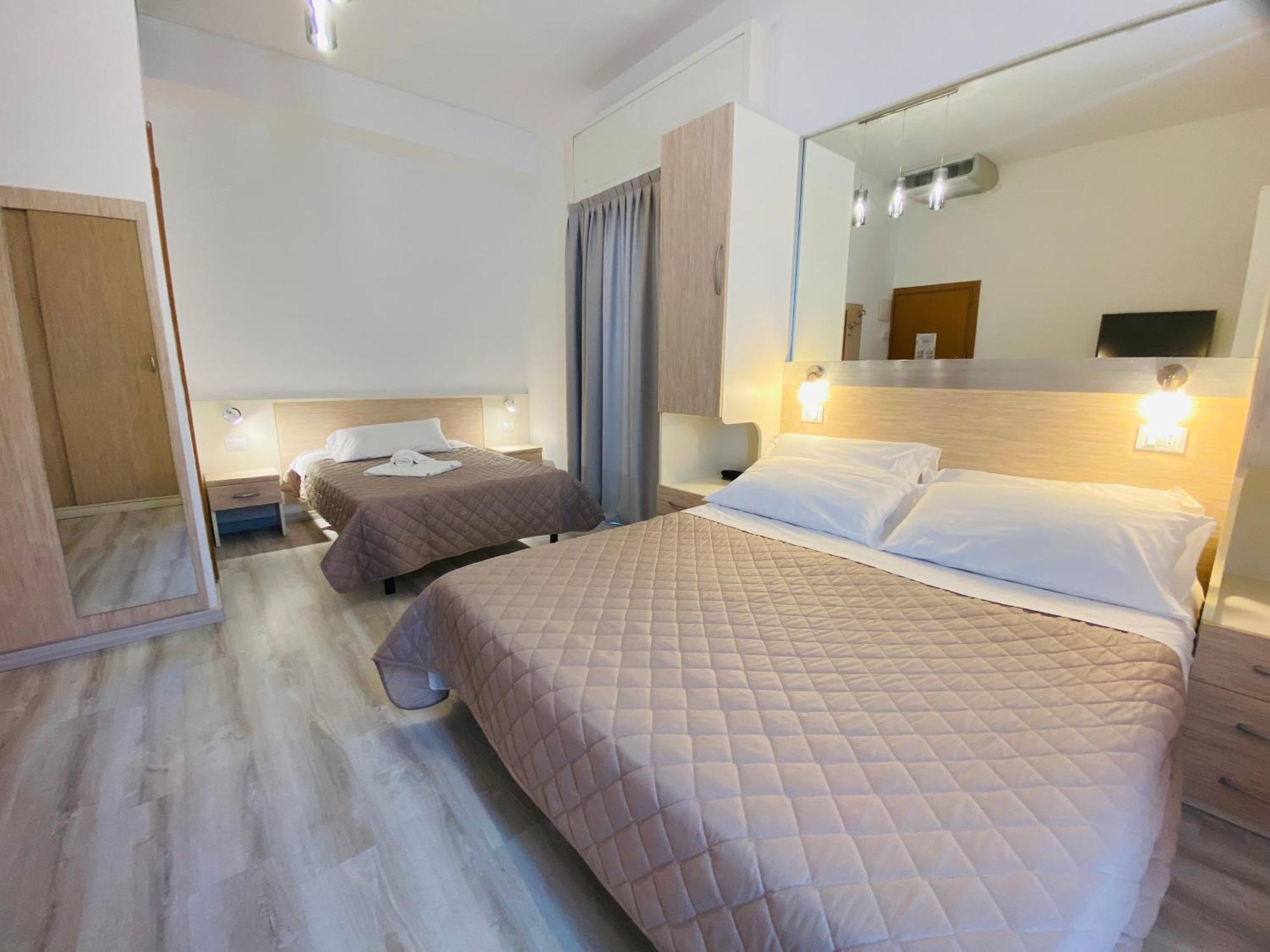 Hotel Butterfly Wellness & Spa Rimini Exterior foto