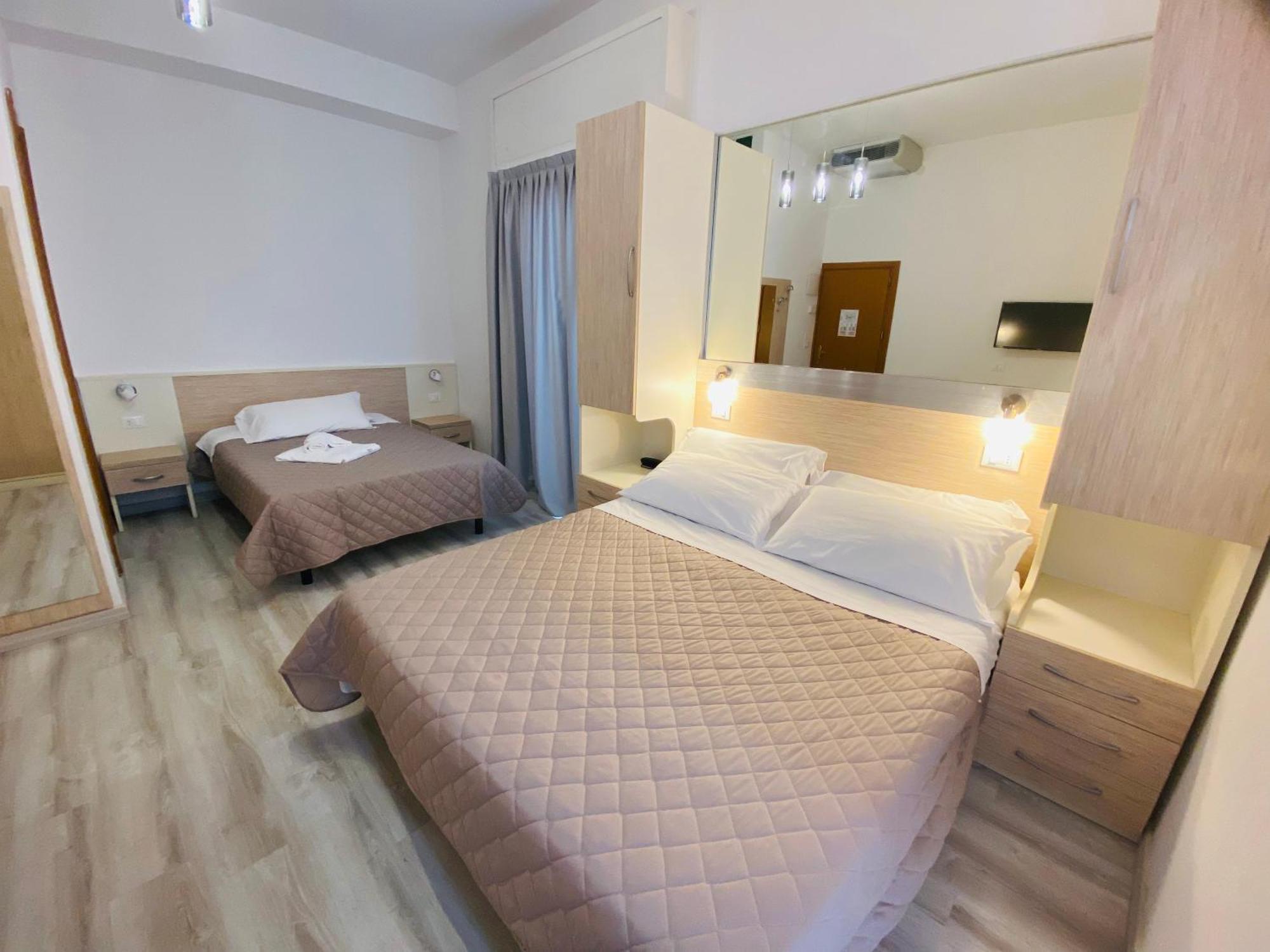 Hotel Butterfly Wellness & Spa Rimini Exterior foto