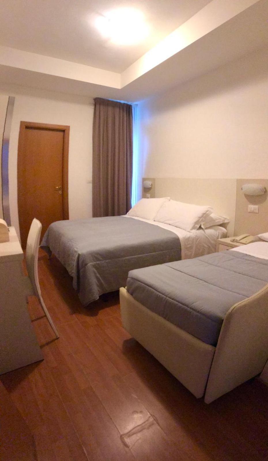 Hotel Butterfly Wellness & Spa Rimini Exterior foto